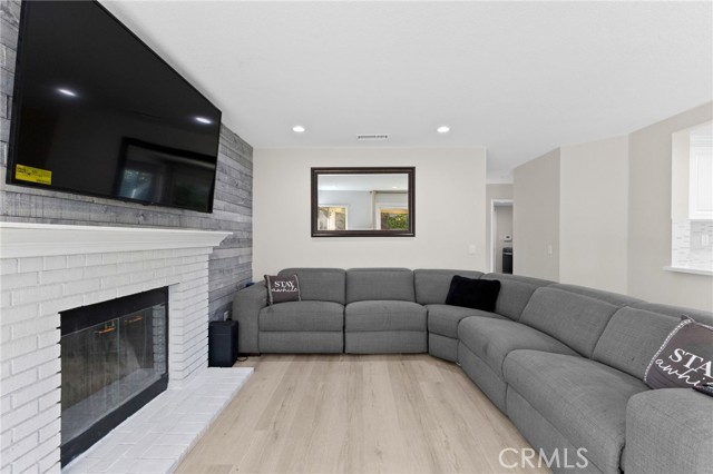 Detail Gallery Image 17 of 75 For 2488 W Summerset Dr, Rialto,  CA 92377 - 4 Beds | 3 Baths