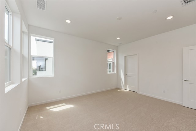 115 Allusion, Irvine CA: https://media.crmls.org/medias/0d08f1e2-73c5-4577-b6dd-f53994a51991.jpg