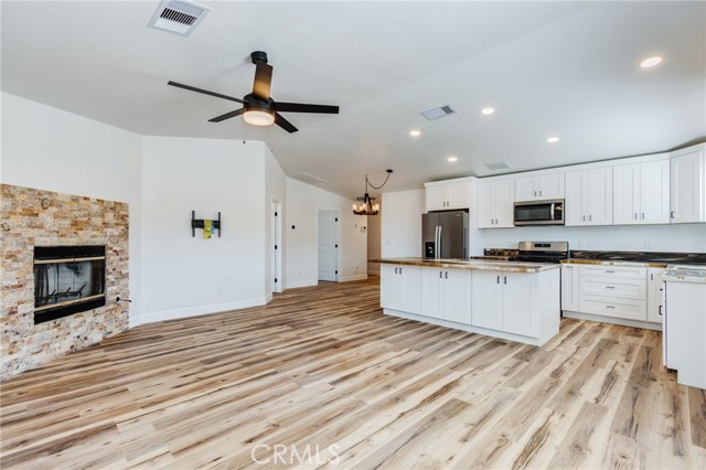 6548 Quail Spring Avenue, 29 Palms CA: https://media.crmls.org/medias/0d09068c-5f56-4465-b88d-1f66ee0f141e.jpg