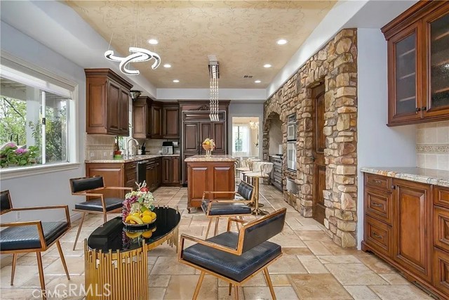 287 Goldenwood Circle, Simi Valley CA: https://media.crmls.org/medias/0d0a3a6e-7924-4789-a3e3-deee2999b7c1.jpg