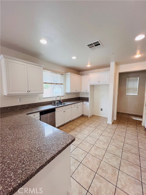 Detail Gallery Image 13 of 38 For 3022 E via Corvina, Ontario,  CA 91764 - 3 Beds | 2/1 Baths