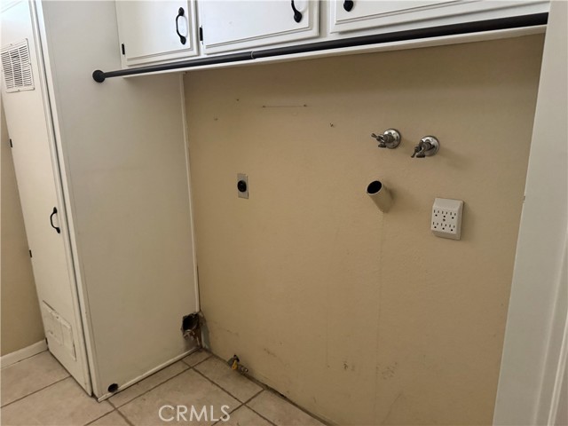 Detail Gallery Image 14 of 24 For 14705 Mandan Rd, Apple Valley,  CA 92307 - 3 Beds | 2/1 Baths