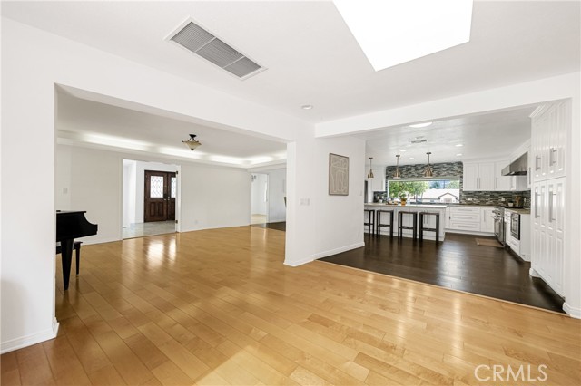 6 Woodland Lane, Arcadia CA: https://media.crmls.org/medias/0d0ad700-158c-4cd1-b241-e98b142615f9.jpg