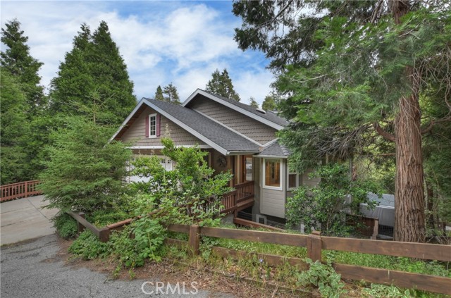 24586 Horst Drive, Crestline CA: https://media.crmls.org/medias/0d0b7f1f-478f-4413-a50e-3f6fefdb746c.jpg