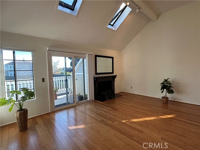 Detail Gallery Image 5 of 23 For 4682 Warner, Huntington Beach,  CA 92649 - 2 Beds | 2 Baths