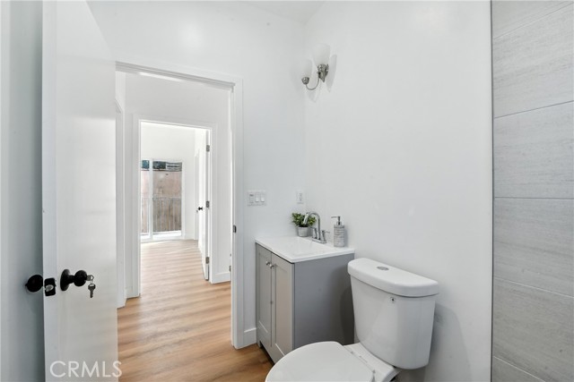 3031 3033 Vineyard Avenue, Los Angeles CA: https://media.crmls.org/medias/0d0d1d2c-9dbe-4a04-84c0-988125a1d6fc.jpg