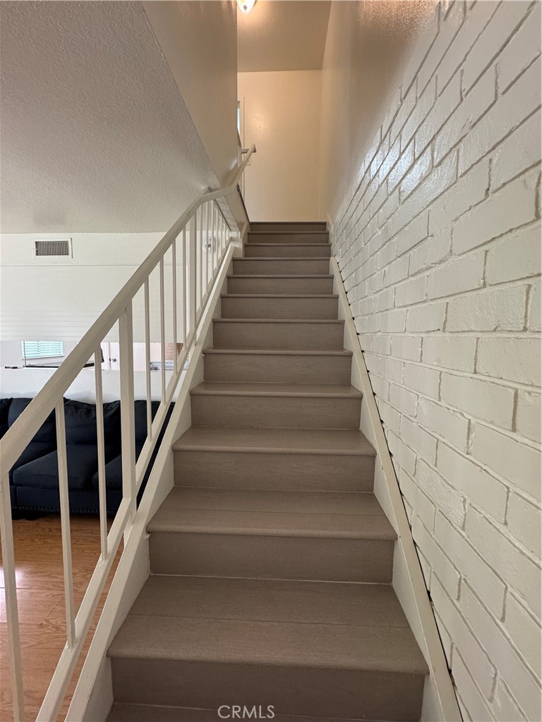 https://media.crmls.org/medias/0d0d4496-eb44-481a-951c-39c7998d30bc.jpg?preset=X-Large