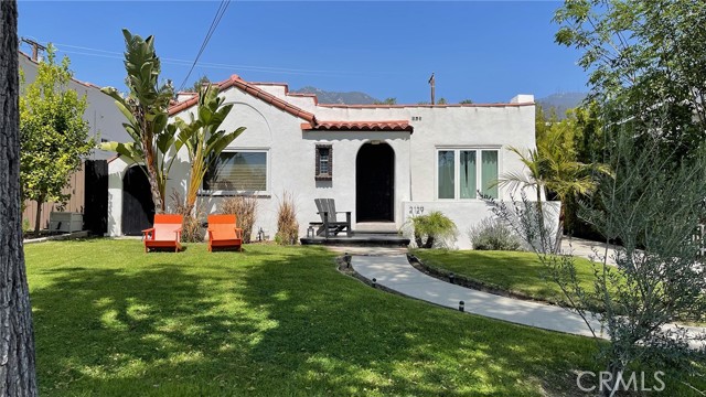 Detail Gallery Image 1 of 14 For 2129 Garfias Dr, Pasadena,  CA 91104 - 3 Beds | 2 Baths