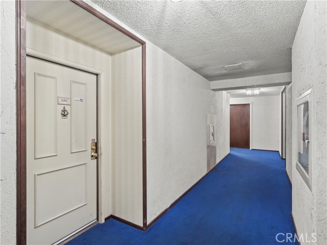 12720 Burbank Boulevard, Valley Village CA: https://media.crmls.org/medias/0d0e60da-81f0-4e8c-bdb0-aebc117fa795.jpg