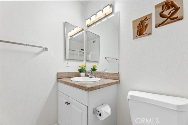 Detail Gallery Image 18 of 34 For 21500 Burbank Bld #213,  Woodland Hills,  CA 91367 - 2 Beds | 2 Baths