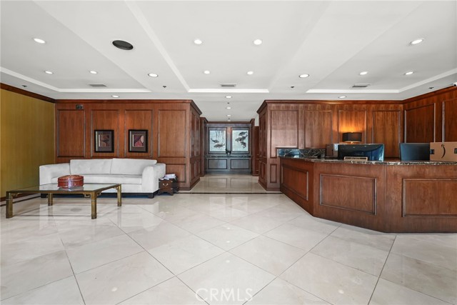 Detail Gallery Image 4 of 66 For 222 Monterey Rd #1203,  Glendale,  CA 91206 - 2 Beds | 2 Baths