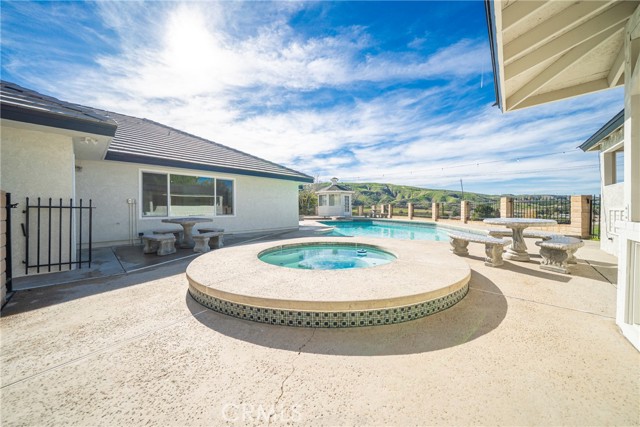 Detail Gallery Image 3 of 25 For 11891 San Timoteo Canyon, Redlands,  CA 92373 - 4 Beds | 3 Baths