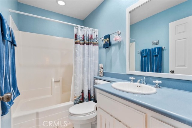 2587 Eagle Circle, Corona CA: https://media.crmls.org/medias/0d0f7c74-00d5-4b66-b80b-e5ecf3179be3.jpg