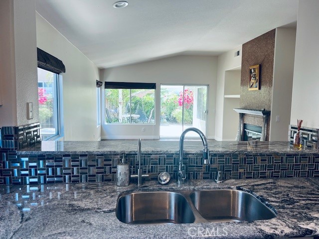 2 Maison, Aliso Viejo CA: https://media.crmls.org/medias/0d0fa4d9-8fa1-4d0b-ab49-47be77f0e264.jpg