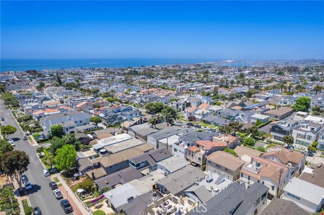 Detail Gallery Image 30 of 34 For 717 Orchid Ave #1/2,  Corona Del Mar,  CA 92625 - 4 Beds | 3 Baths