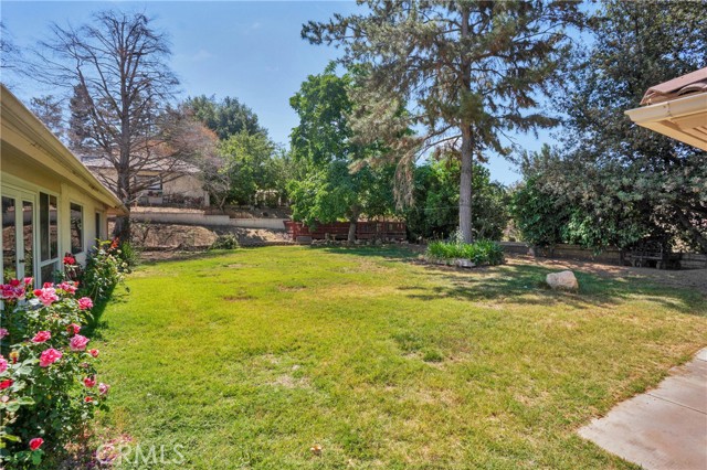 37581 Oak Mesa Drive, Yucaipa CA: https://media.crmls.org/medias/0d1008ec-b879-4367-bf04-7252513f3bdb.jpg