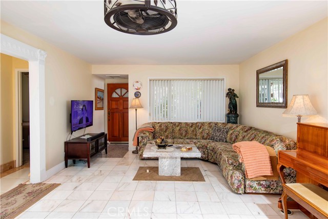 Detail Gallery Image 9 of 25 For 714 Brossard Dr, Thousand Oaks,  CA 91360 - 3 Beds | 2 Baths