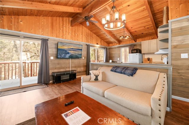 Detail Gallery Image 21 of 32 For 43339 Deer Canyon Rd, Big Bear Lake,  CA 92315 - 2 Beds | 2 Baths