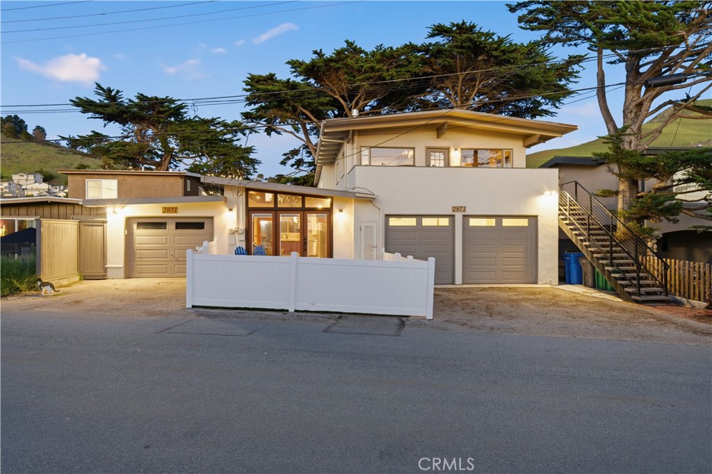 2873 & 2871 Studio Drive