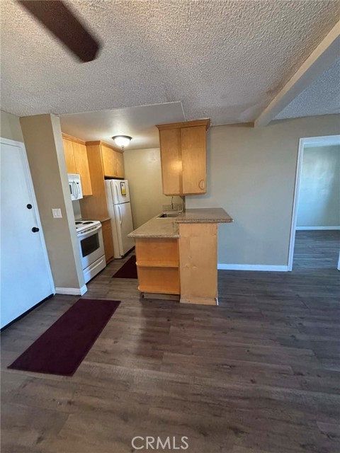 Detail Gallery Image 17 of 33 For 21800 Schoenborn St #217,  Canoga Park,  CA 91304 - 1 Beds | 1 Baths