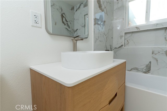 Detail Gallery Image 5 of 15 For 8326 Greenpoint, Riverside,  CA 92503 - 3 Beds | 2 Baths