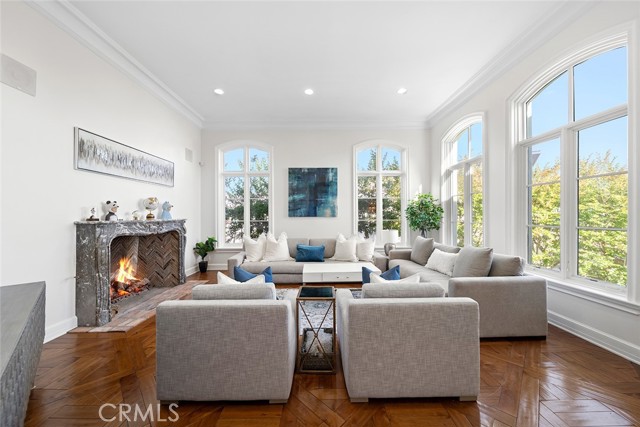 Detail Gallery Image 11 of 46 For 121 Emerald Bay, Laguna Beach,  CA 92651 - 5 Beds | 4/1 Baths
