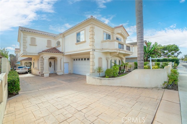 Detail Gallery Image 1 of 1 For 2216 Clark Ln a,  Redondo Beach,  CA 90278 - 4 Beds | 2/1 Baths