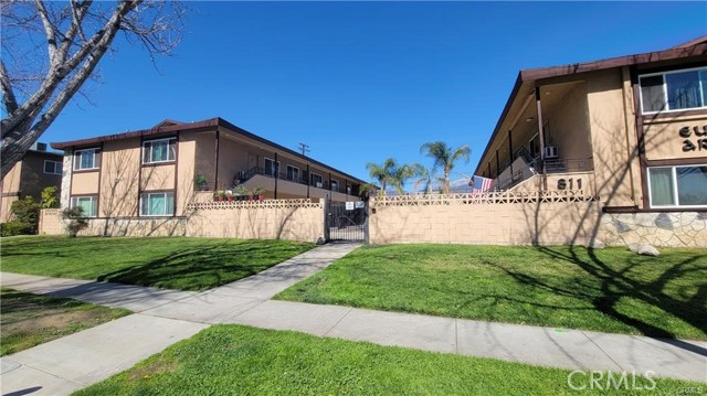 Detail Gallery Image 1 of 13 For 811 Orchid Ct a,  Upland,  CA 91786 - 2 Beds | 2 Baths