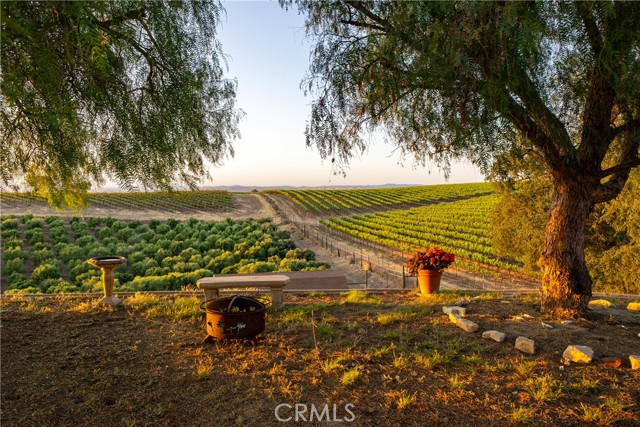 5015 Stagg Hill Place, Paso Robles CA: https://media.crmls.org/medias/0d121bf6-d0e6-4442-b7ca-57d52b3b8492.jpg