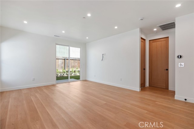 Detail Gallery Image 7 of 15 For 21826 Cohasset, Canoga Park,  CA 91303 - 2 Beds | 2 Baths