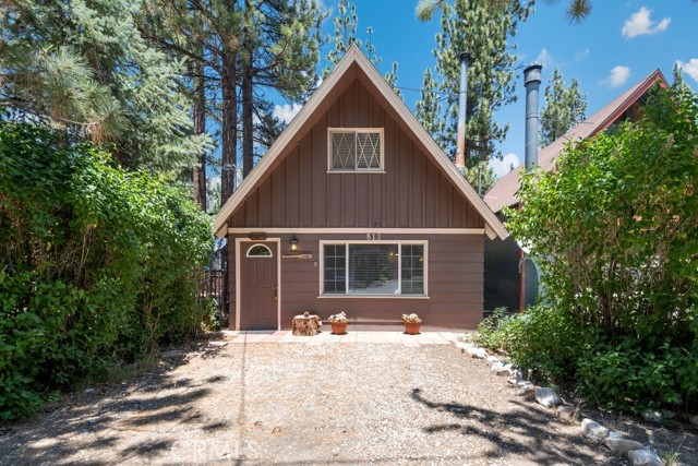 Detail Gallery Image 1 of 1 For 813 E Fairway Bld, Big Bear City,  CA 92314 - 2 Beds | 1 Baths