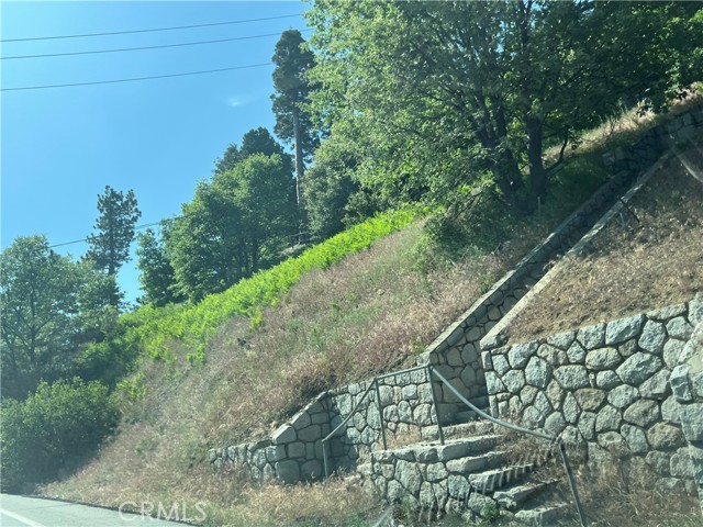 28879 Sycamore Drive, Lake Arrowhead CA: https://media.crmls.org/medias/0d1392f1-3cbf-4522-90c4-f355f0b4fedc.jpg