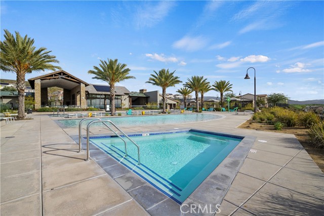 Detail Gallery Image 40 of 49 For 18175 Meridian Ln, Saugus,  CA 91350 - 3 Beds | 2/1 Baths