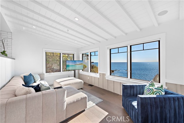 Detail Gallery Image 4 of 61 For 154 Pearl St, Laguna Beach,  CA 92651 - 3 Beds | 3 Baths