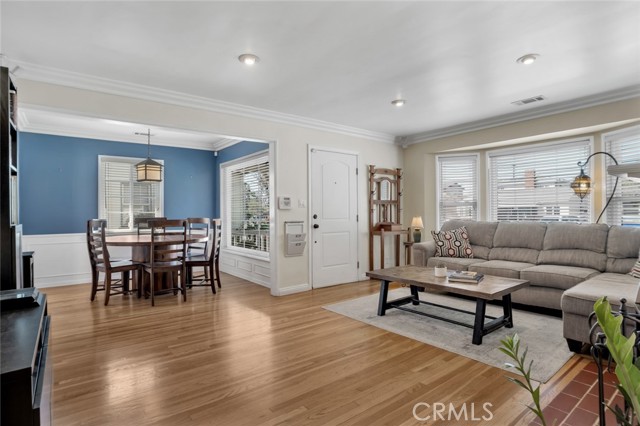 Detail Gallery Image 2 of 30 For 1232 N Avon St, Burbank,  CA 91505 - 2 Beds | 2 Baths