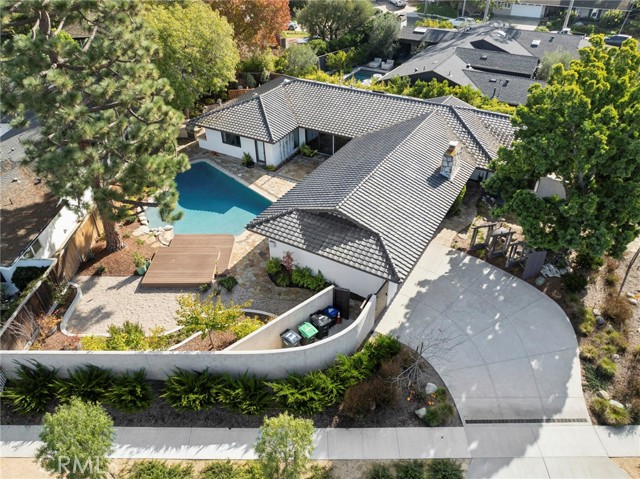 Detail Gallery Image 30 of 34 For 1700 Candlestick, Newport Beach,  CA 92660 - 4 Beds | 3/1 Baths