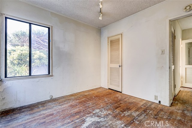 Detail Gallery Image 13 of 35 For 340 Avenue F, Redondo Beach,  CA 90277 - 3 Beds | 2 Baths