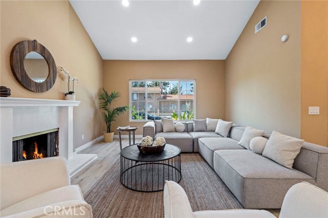 Detail Gallery Image 6 of 45 For 16511 Halsey, Granada Hills,  CA 91344 - 5 Beds | 3 Baths