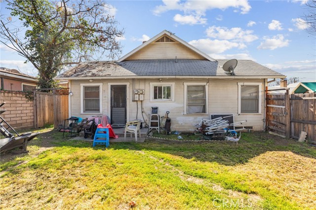Detail Gallery Image 18 of 27 For 27126 Pacific, Highland,  CA 92346 - 3 Beds | 2 Baths
