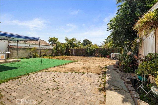 8054 Rhodes Avenue, North Hollywood CA: https://media.crmls.org/medias/0d15f7ec-b9bd-4ddc-948f-0eb2d6ca405d.jpg