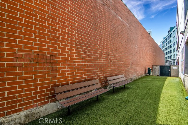 420 S San Pedro Street, Los Angeles CA: https://media.crmls.org/medias/0d16034e-ff68-4092-8873-e114283ef408.jpg