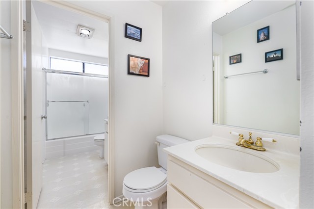 Detail Gallery Image 21 of 31 For 22137 Burbank Bld #7,  Woodland Hills,  CA 91367 - 2 Beds | 1/1 Baths