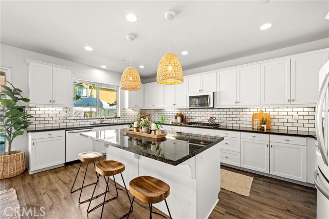 Detail Gallery Image 24 of 70 For 39120 Hidden Creek Ln, Temecula,  CA 92591 - 5 Beds | 3/1 Baths