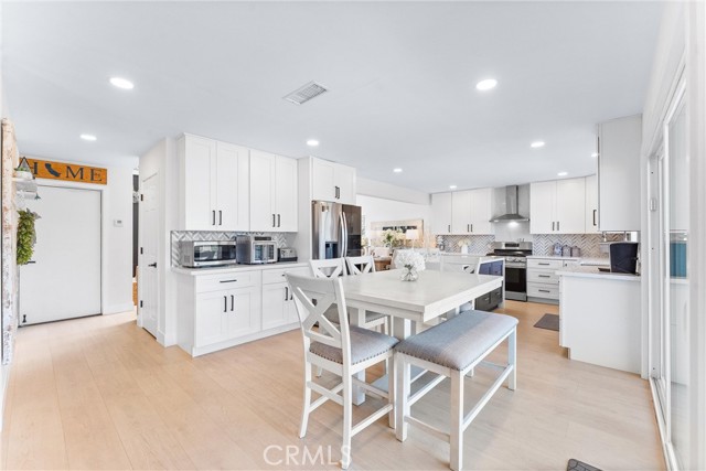 3208 Calle Grande, San Clemente CA: https://media.crmls.org/medias/0d16a78d-0d4c-40b9-a9c2-831ea1bcec41.jpg