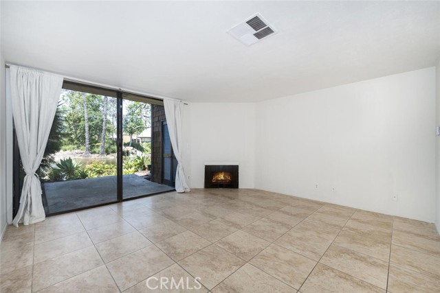 Detail Gallery Image 6 of 52 For 12750 Centralia St #208,  Lakewood,  CA 90715 - 2 Beds | 1/1 Baths