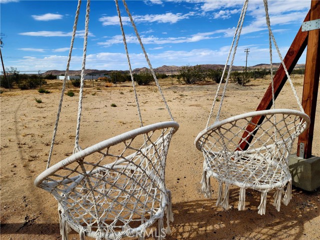 Detail Gallery Image 28 of 32 For 65076 E Broadway, Joshua Tree,  CA 92252 - 2 Beds | 1 Baths