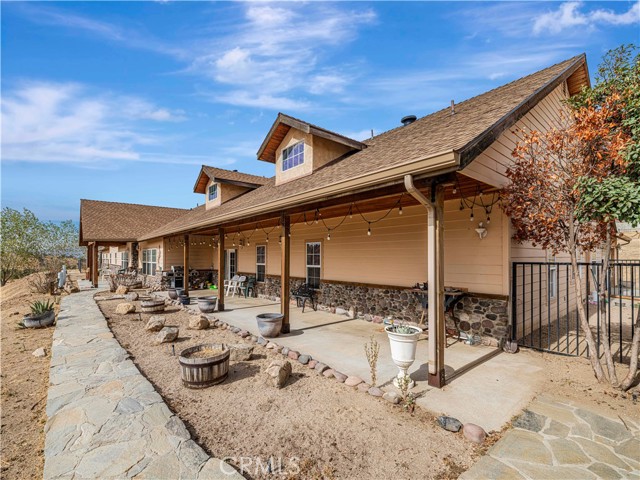 Detail Gallery Image 2 of 66 For 23237 Johnson Ct, Tehachapi,  CA 93561 - 4 Beds | 5 Baths