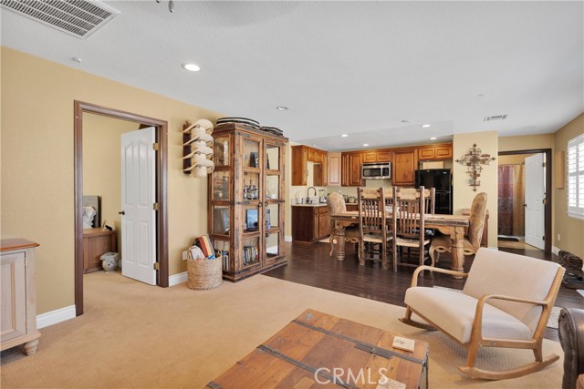 12958 Ranchero Road, Oak Hills CA: https://media.crmls.org/medias/0d179aab-cdd7-42a0-b269-e510b735b615.jpg