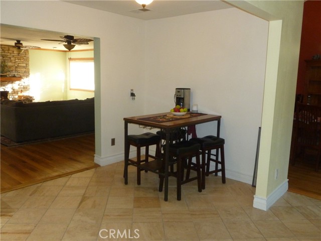 Detail Gallery Image 8 of 42 For 14030 Simshaw, Sylmar,  CA 91342 - 3 Beds | 2/1 Baths