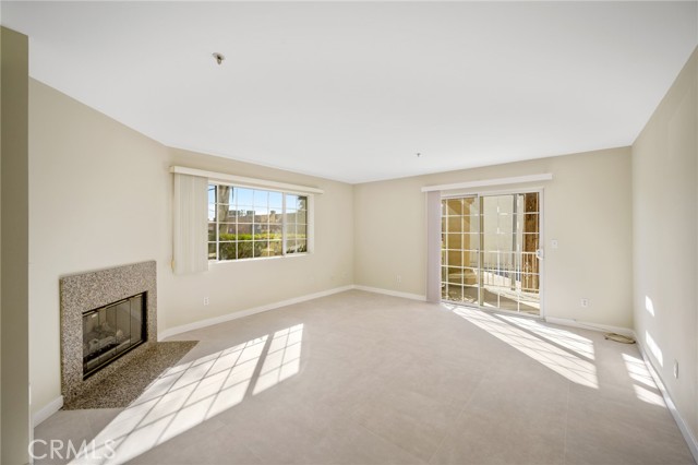 Detail Gallery Image 4 of 24 For 1011 Thompson Ave a,  Glendale,  CA 91201 - 3 Beds | 2/1 Baths